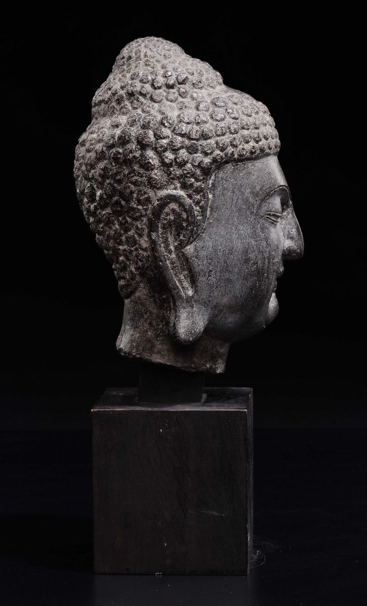 Testa di Buddha in Basalto Nero, Cina, Dinastia Ming, XVII Secolo
