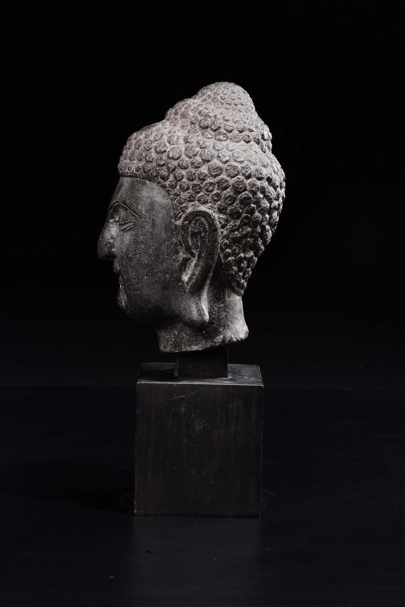 Testa di Buddha in Basalto Nero, Cina, Dinastia Ming, XVII Secolo