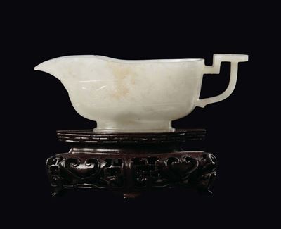 Coppetta in Giada Bianca con Manico con Disegno Geometrico, Cina, Dinastia Qing, XVIII Secolo