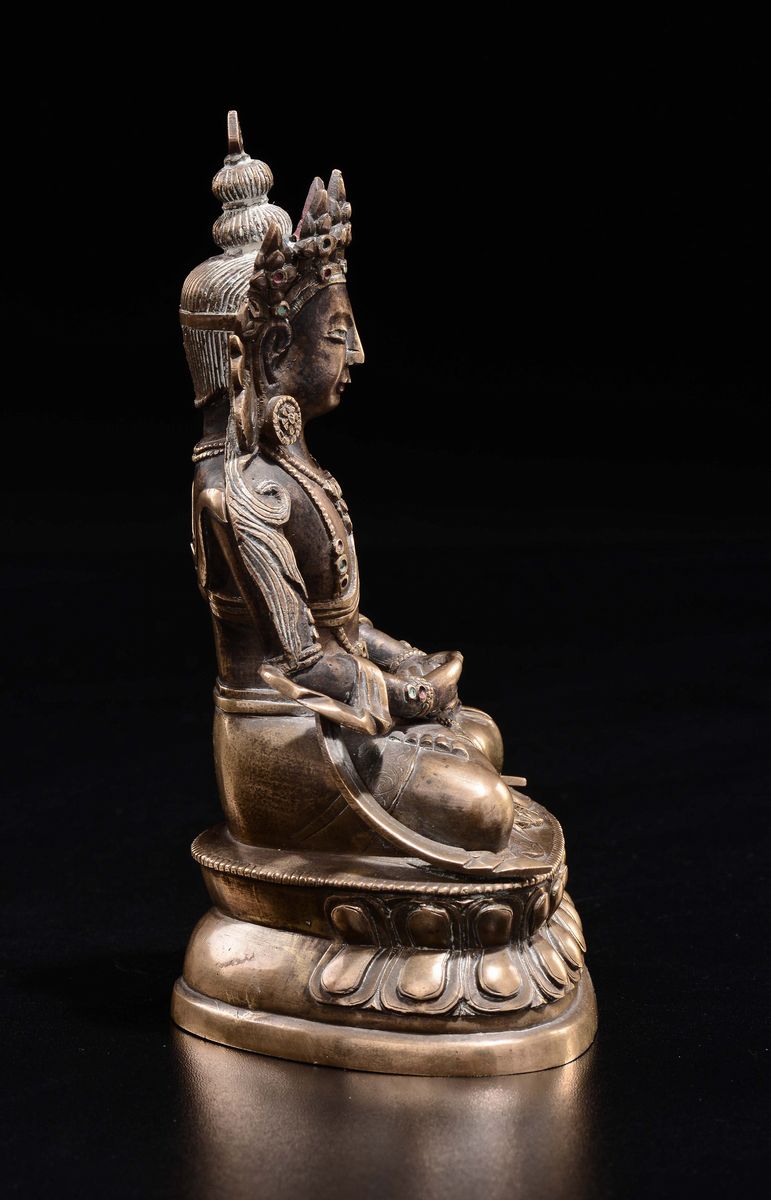 Amitaya in Bronzo Dorato Seduta su Doppio Fiore di Loto, Cina, Dinastia Qing, XVIII Secolo