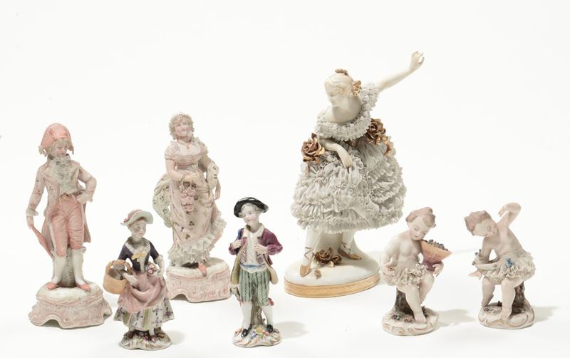 Insieme di statuine in porcellana policroma di cui alcune Capodimonte  - Asta Antiquariato e Dipinti Antichi - I - Cambi Casa d'Aste