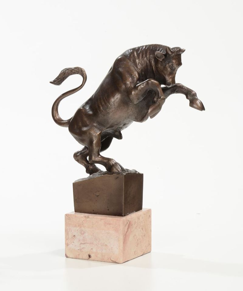 Scultura in bronzo raffigurante toro, inizio XX secolo  - Asta Antiquariato e Dipinti Antichi - I - Cambi Casa d'Aste