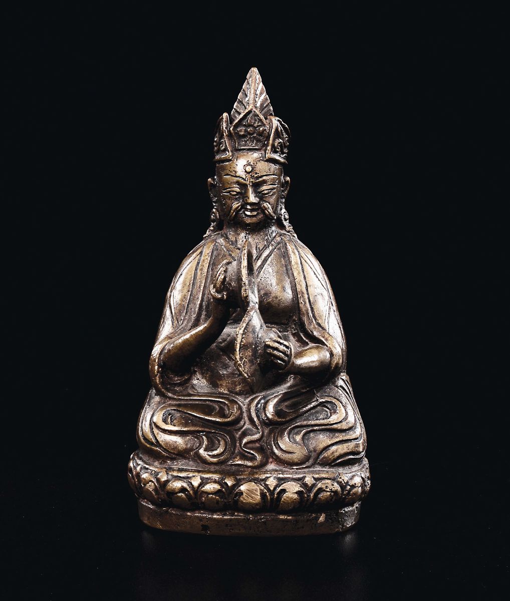 Figura di Saggio Musicante su Fiore di Loto in Bronzo, Cina, Dinastia Qing, XIX Secolo
