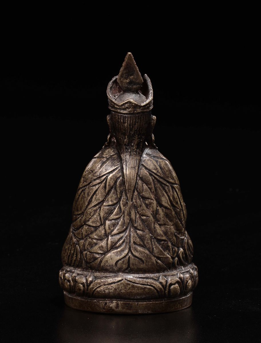 Figura di Saggio Musicante su Fiore di Loto in Bronzo, Cina, Dinastia Qing, XIX Secolo