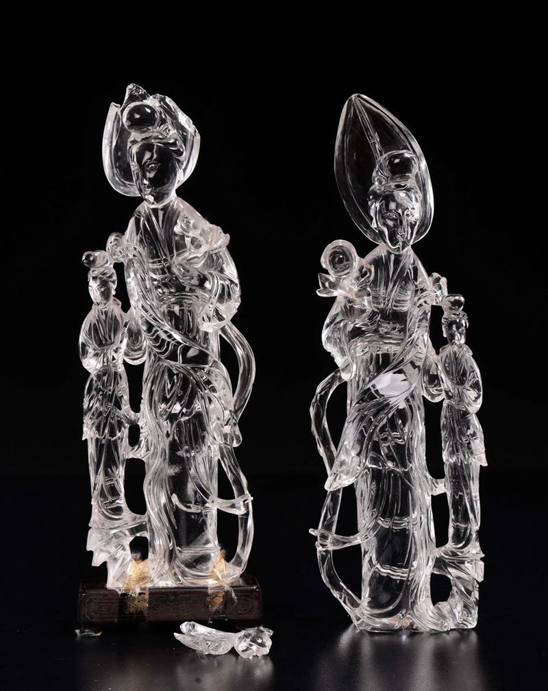 Two rock crystal figures of Guanyin with roses and children, China, 20th century  - Auction Chinese Works of Art - Cambi Casa d'Aste