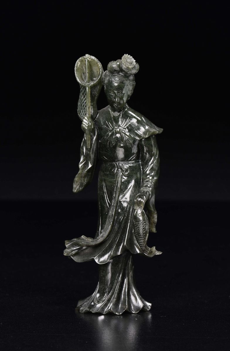 Lotto di Tre Guanyin Scolpite in Pietre Dure, Cina, XX Secolo