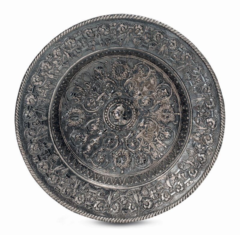 Vassoio in argento sbalzato, XIX secolo  - Auction Antique and Old Masters - I - Cambi Casa d'Aste