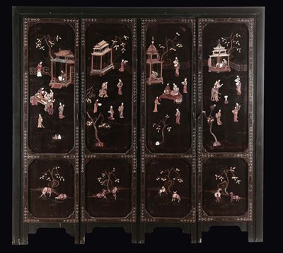 Paravento in Legno Laccato a Quattro Ante con Raffigurazioni di Scene di Vita di Corte, Cina, Ini...