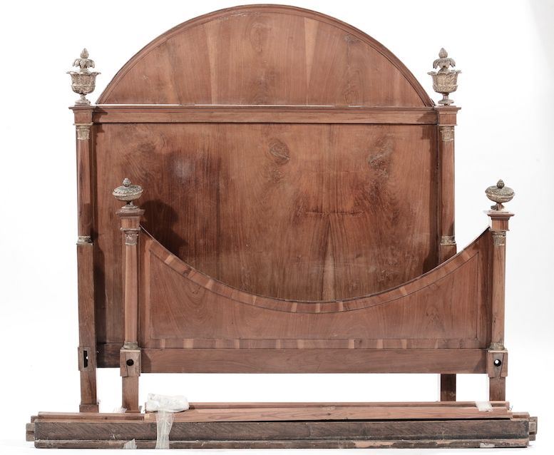 Letto Direttorio in noce  - Auction Furnishings from the mansions of the Ercole Marelli heirs and other property - Cambi Casa d'Aste