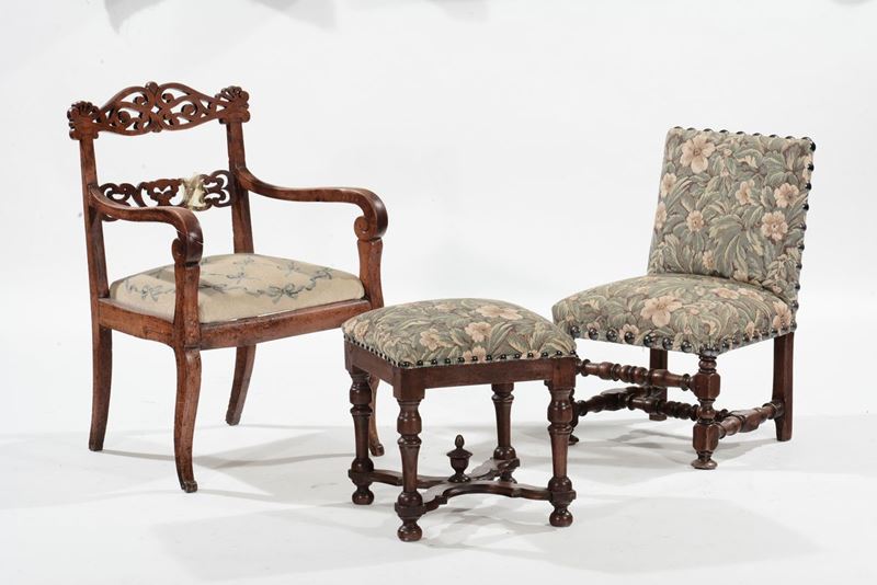 Poltrona in noce e poltrona imbottita con poggiapiedi  - Asta Antiquariato e Dipinti Antichi - I - Cambi Casa d'Aste
