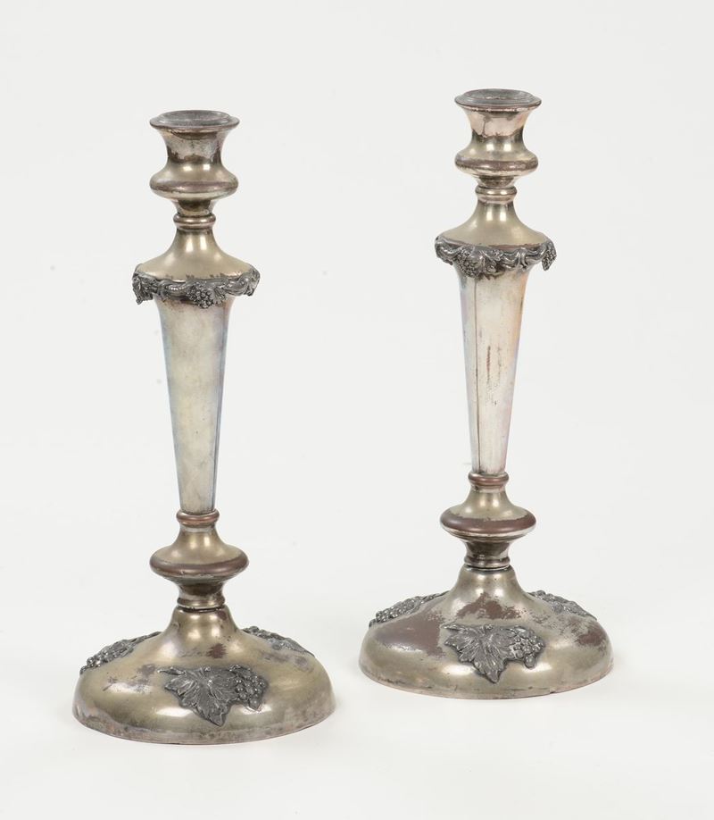 Coppia di candelieri in metallo  - Asta Antiquariato e Dipinti Antichi - I - Cambi Casa d'Aste