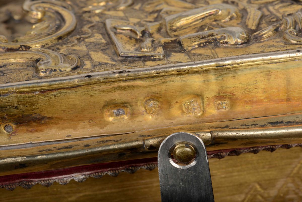 Grande Copertura di Evangelario in Argento Fuso, Sbalzato, Cesellato e Dorato, Punzone della Citt...