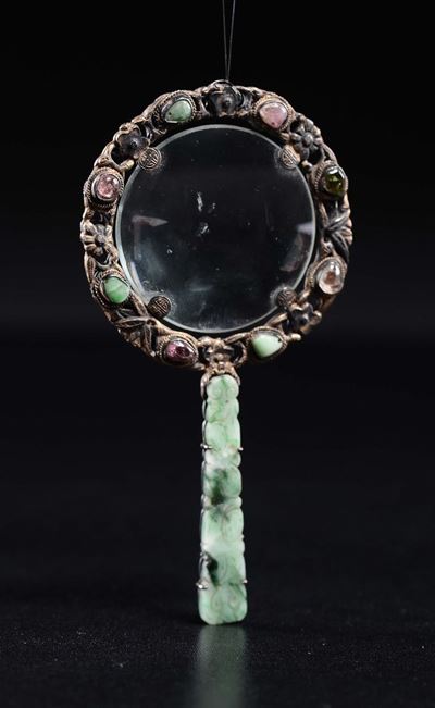 Lente D'ingrandimento con Pietre Dure e Manico in Giadeite, Cina, Dinastia Qing, Fine XIX Secolo