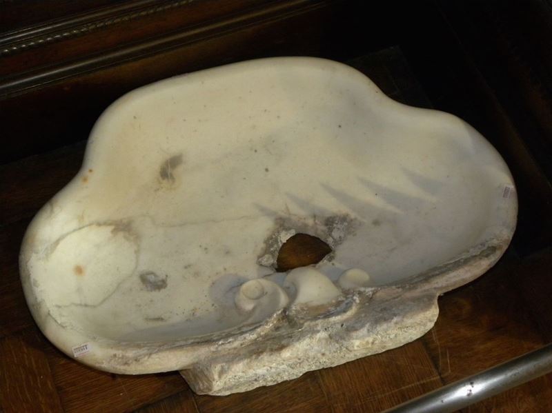 Acquasantiera in marmo  - Asta Antiquariato e Dipinti Antichi - I - Cambi Casa d'Aste