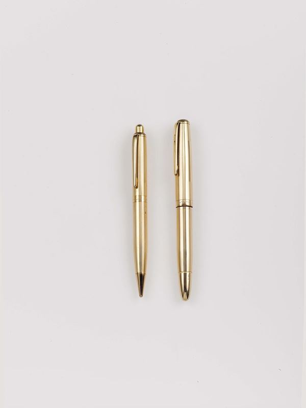 A two gold plated pens