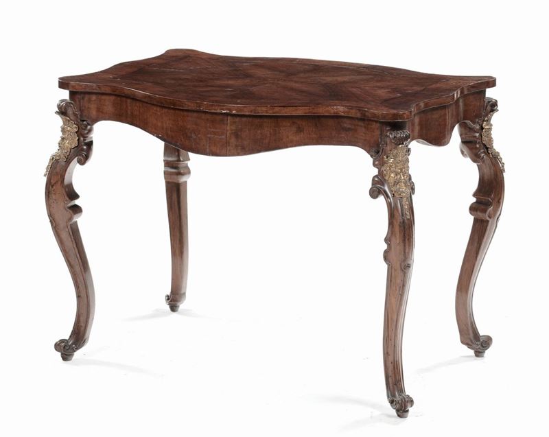 Tavolino da centro interamente lastronato, XIX secolo  - Asta Antiquariato e Dipinti Antichi - I - Cambi Casa d'Aste