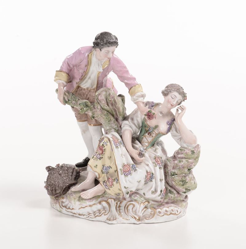 Gruppo in porcellana policroma con scena galante, XX secolo  - Asta Antiquariato e Dipinti Antichi - I - Cambi Casa d'Aste