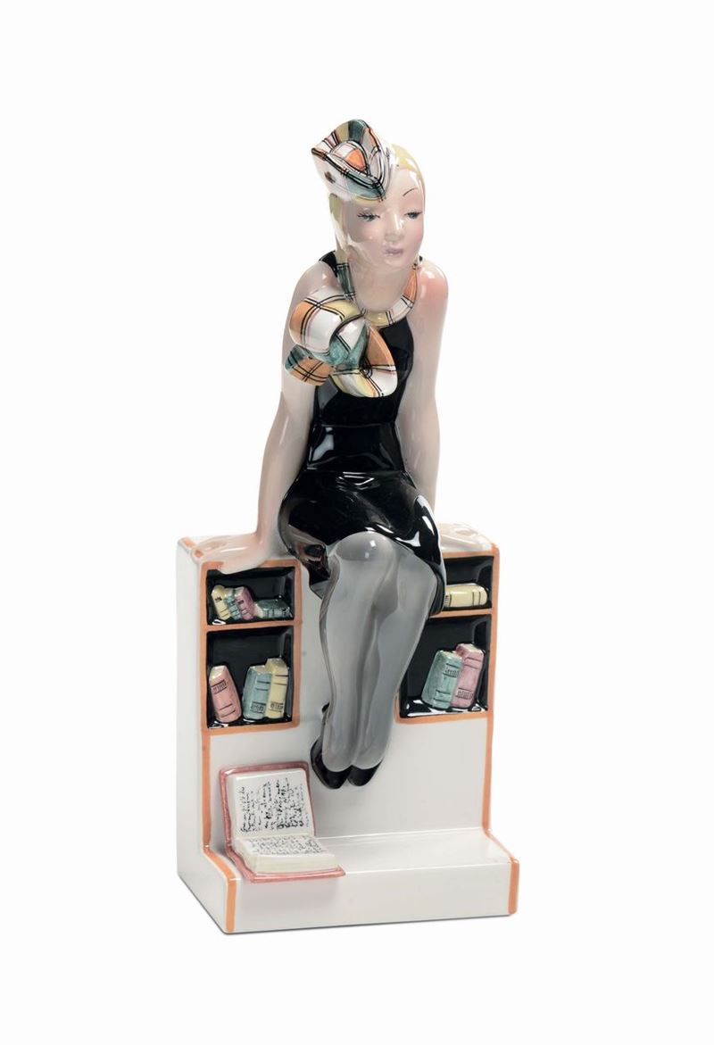 Lenci - Este Ceramiche, Edizione Postuma in tiratura limitata Me ne infischio  - Asta Arredi dalle dimore degli eredi Ercole Marelli e altre provenienze - Cambi Casa d'Aste