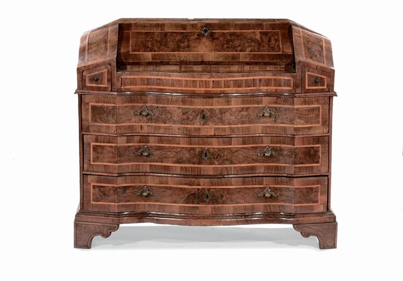 Bureau interamente lastronato e filettato, Veneto metà XVIII secolo  - Asta Antiquariato e Dipinti Antichi - I - Cambi Casa d'Aste