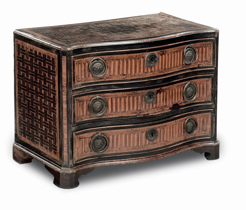 Modellino di comò lastronato a marqueterie, XVIII secolo  - Asta Antiquariato e Dipinti Antichi - I - Cambi Casa d'Aste