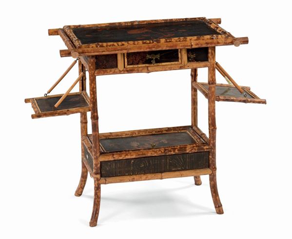 Tavolino da lavoro lavorato a finto bamboo, epoca Liberty