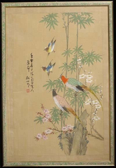 Lotto di Quattro Disegni Incorniciati Raffiguranti Fiori, Uccelli e Iscrizioni, Cina, XX Secolo