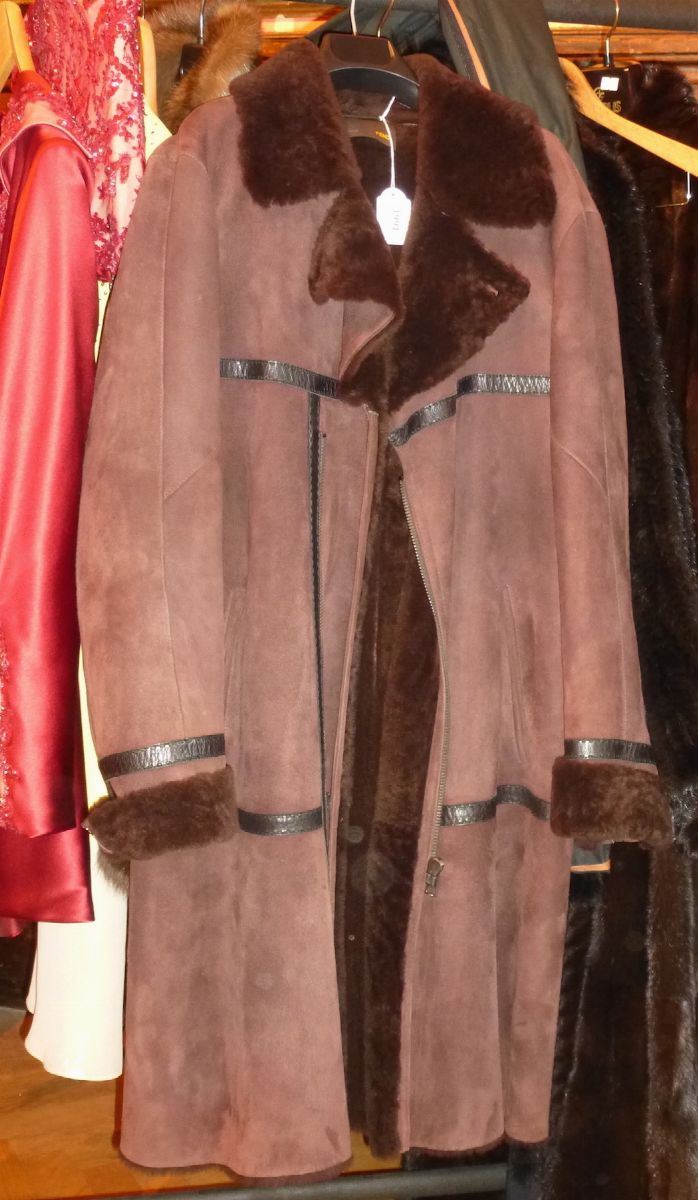 Cappotto uomo in camoscio Fendi con fodera in pelliccia  - Asta Antiquariato e Dipinti Antichi - I - Cambi Casa d'Aste