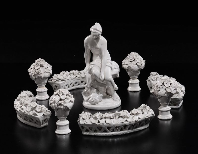 Gruppo in terraglia smaltata bianca  - Auction Antique and Old Masters - I - Cambi Casa d'Aste