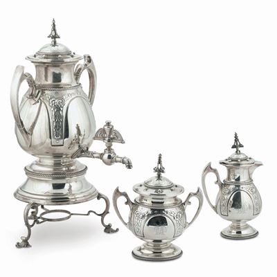 Servizio in Argento Composto da Samovar, Lattiera e Zuccheriera, Punzoni Russi