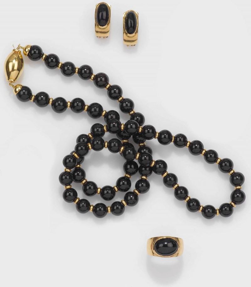 Parure composta da girocollo,orecchini ed anello in onice  - Asta Fine Jewels - II - Cambi Casa d'Aste