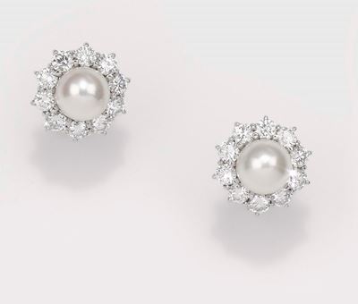 Orecchini con Perle Giapponesi Diametro 10mm e Diamanti