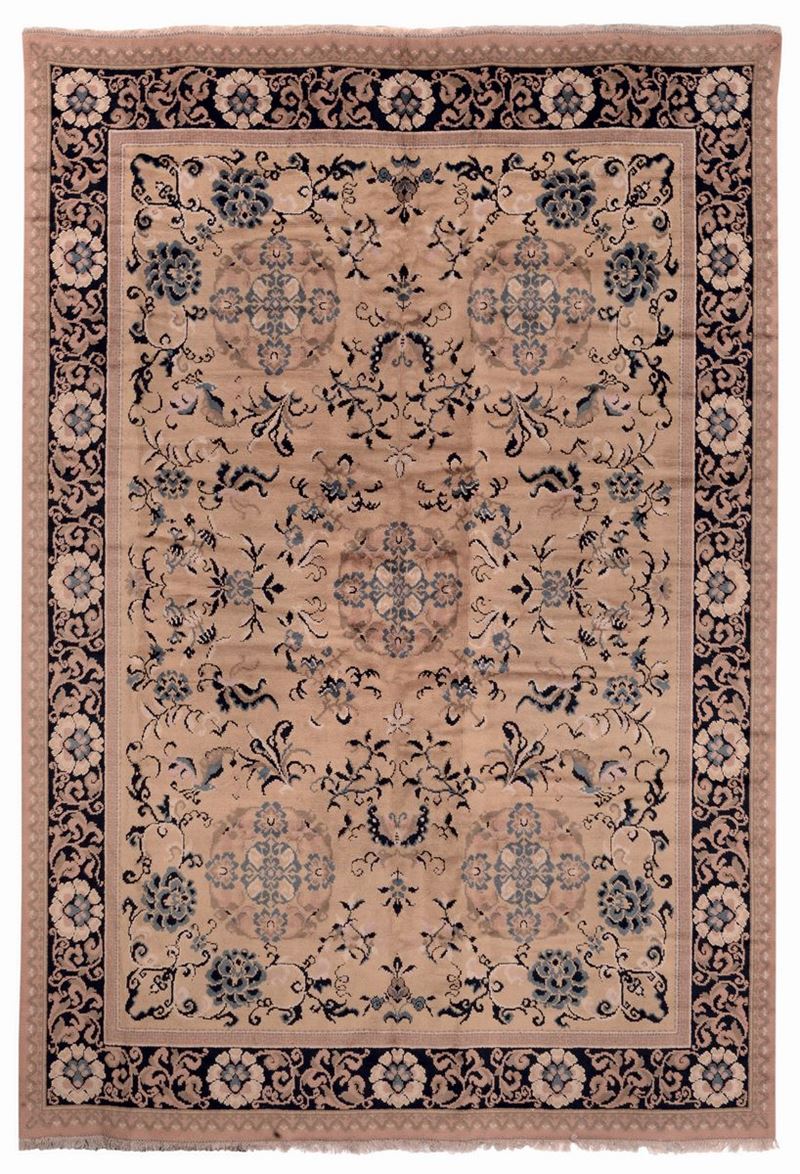 Tappeto portoghese con decoro cinese inizio XX secolo  - Asta Antiquariato e Dipinti Antichi - I - Cambi Casa d'Aste