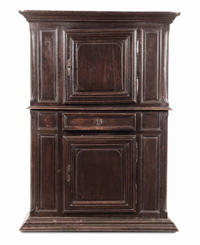 Credenza a Doppio Corpo Pannellata, XVIII Secolo