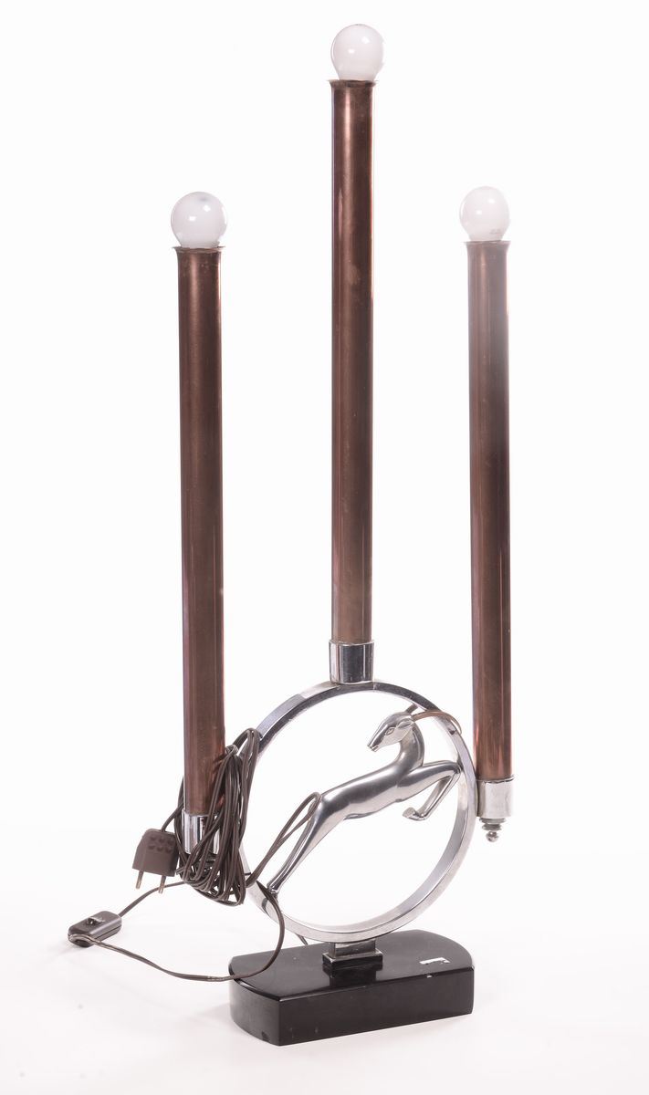 Lampada da tavolo a tre luci, XX secolo  - Asta Antiquariato e Dipinti Antichi - I - Cambi Casa d'Aste
