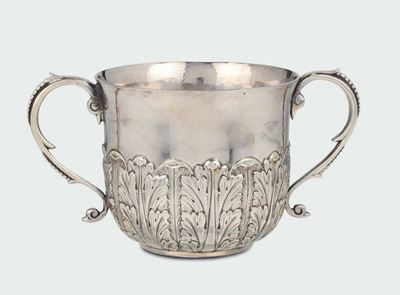 Porringer in Argento Fuso, Sbalzato e Cesellato, Argentiere Argentiere Wc con Stella, Londra 1686