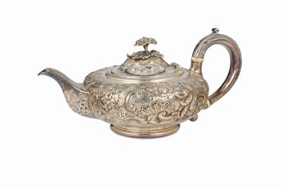 Teiera in Argento Sbalzato, Cesellato e Fuso, Argentiere Joseph & John Wood, Londra 1840