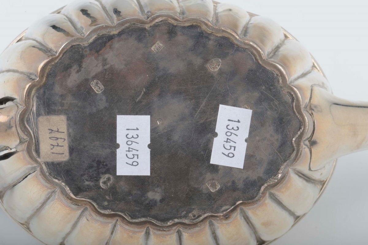 Teiera in Argento Sbalzato e Cesellato, Argentiere John Robertson, New Castle 1797/98