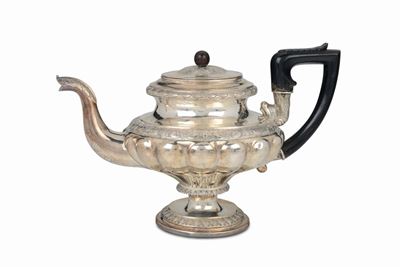 Teiera in Argento Sbalzato e Cesellato, Argentiere Nicolai Lorentzen, Copenaghen 1841
