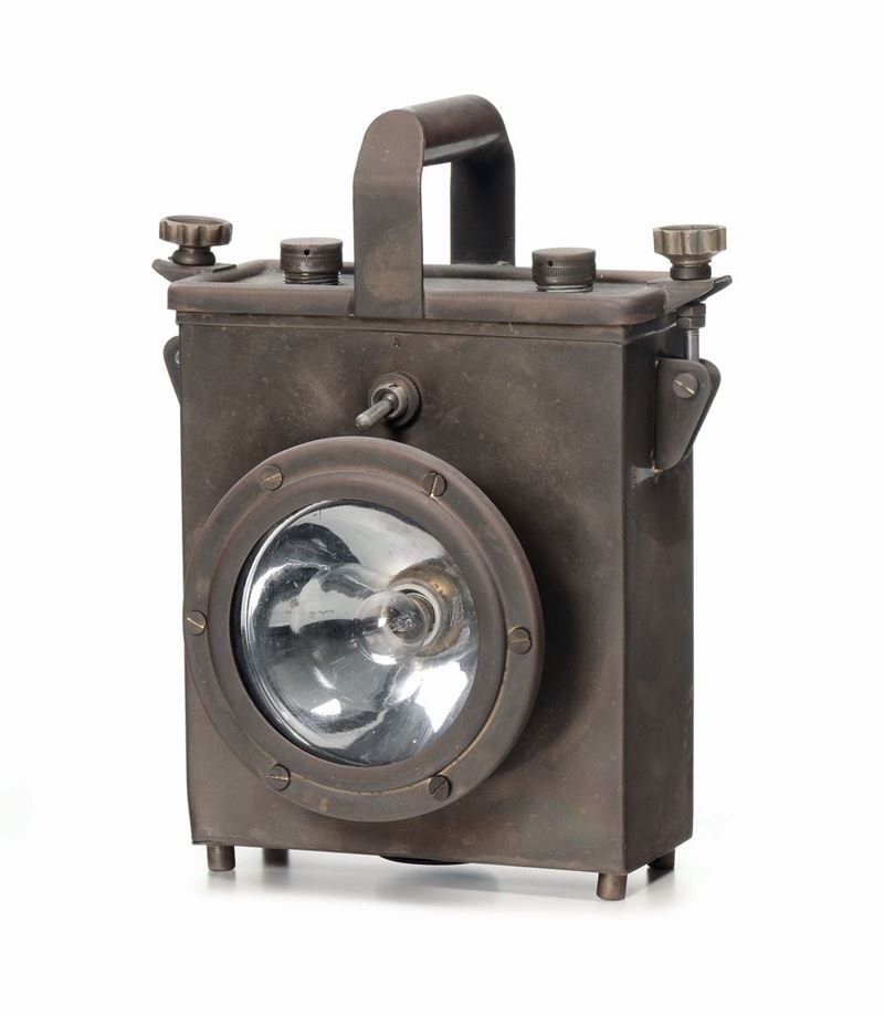 Lampada d'emergenza  - Asta Antiquariato e Dipinti Antichi - I - Cambi Casa d'Aste