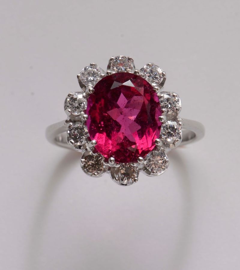 A rubellite and diamond cluster ring  - Auction Fine Jewels - II - Cambi Casa d'Aste