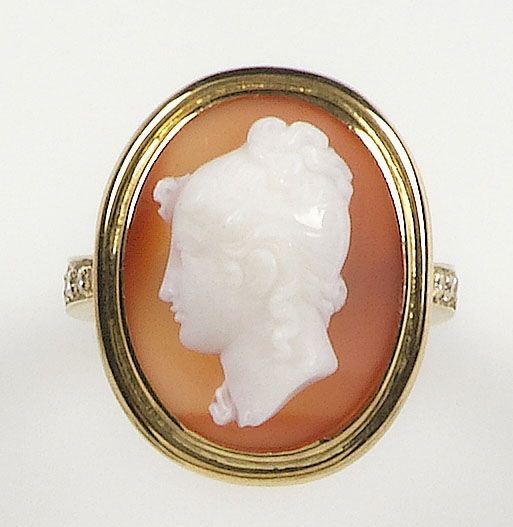 Anello con cammeo e diamanti sul gambo  - Asta Antiquariato e Dipinti Antichi - I - Cambi Casa d'Aste