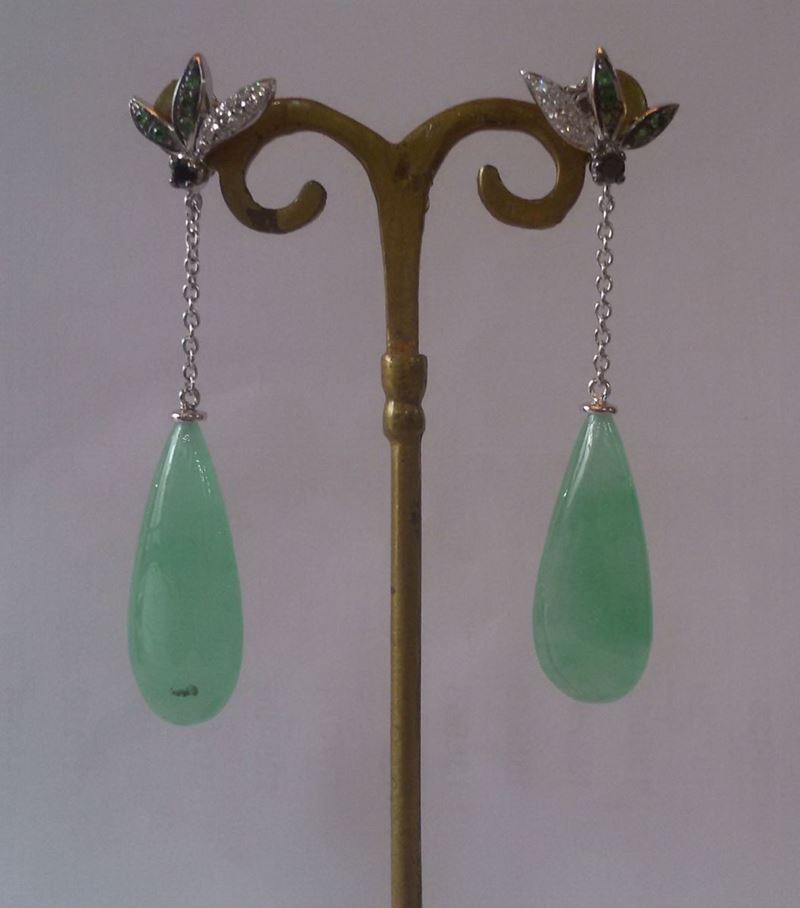 Orecchini pendenti con giada, tsavorite e diamanti  - Auction Antique and Old Masters - I - Cambi Casa d'Aste