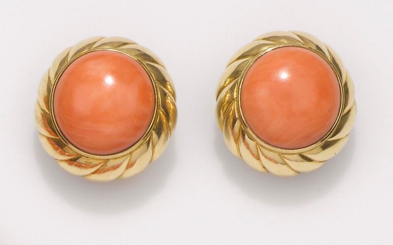 Orecchini con corallo taglio cabochon  - Asta Fine Jewels - II - Cambi Casa d'Aste