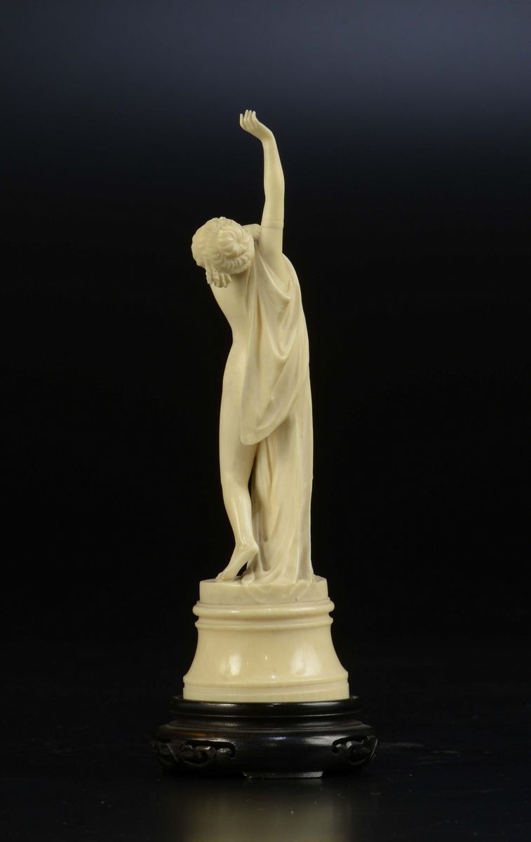 Scultura in Avorio Raffigurante Giovane Danzatrice, Francia Fine XIX Inizi XX Secolo