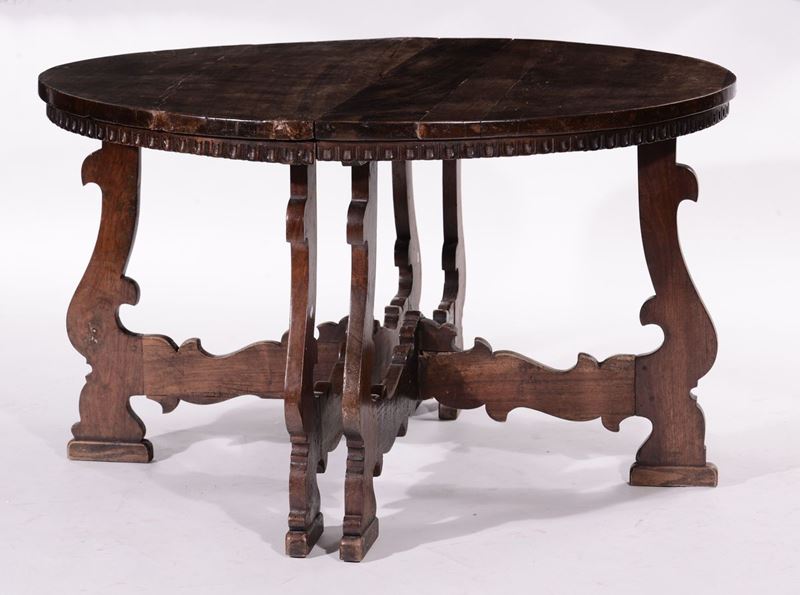 Coppia di mezzi tavoli con gambe a lira, XX secolo  - Asta Antiquariato e Dipinti Antichi - I - Cambi Casa d'Aste