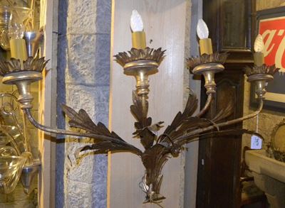 Grande Applique a Quattro Fiamme di Stile XVII/XVIII Secolo in Metallo e Legni Dorati