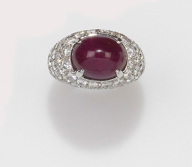 An oval-shaped ruby cabochon and pavé diamond ring  - Auction Fine Jewels - II - Cambi Casa d'Aste