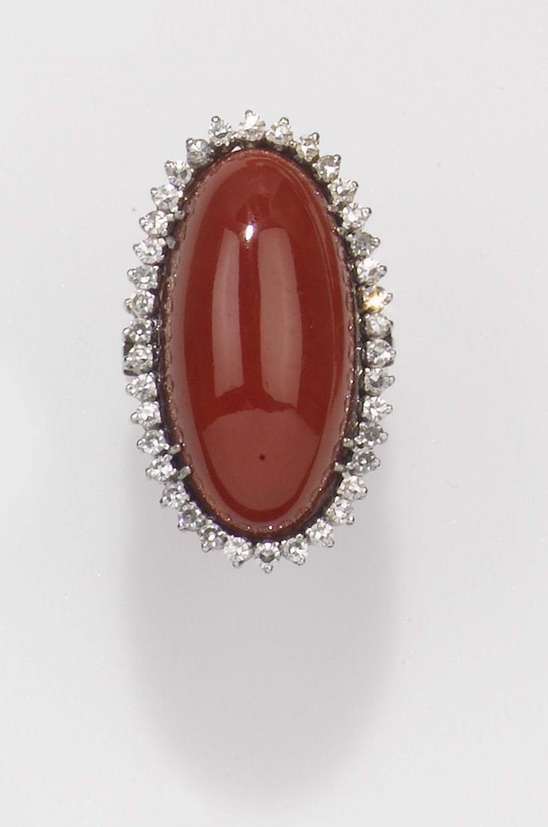 A coral and diamond cluster ring  - Auction Fine Jewels - II - Cambi Casa d'Aste
