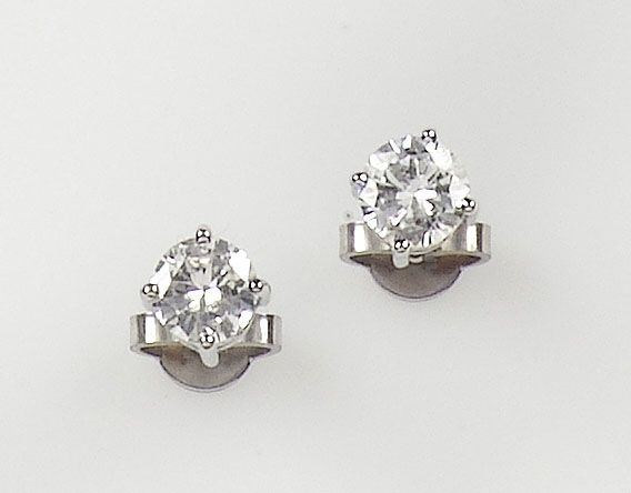 Orecchini con diamanti ct 0,56 e 0,64  - Auction Antique and Old Masters - I - Cambi Casa d'Aste