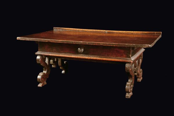 Modellino di tavolo in legno di noce, ebanista italiano del XVII secolo